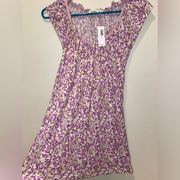 Old Navy Tops - NWT, Old Navy, sleeveless blouse. Size XS.